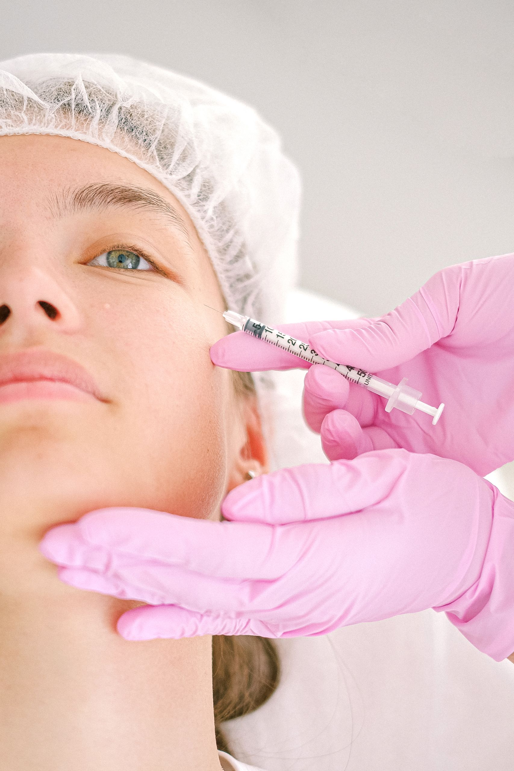 Aplicação de toxina botulínica numa clínica